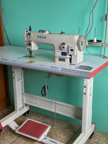 Máquina de Costura Pesada Reta Vega VG03030D