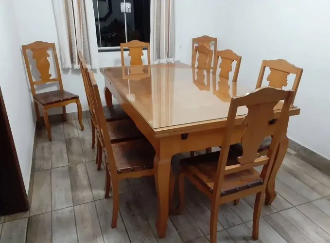 Conjunto de jantar com dez cadeiras em madeira maciça peroba rosa (não acompanha vidro)<br>?