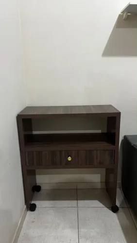 Escrivaninha com Gaveta 