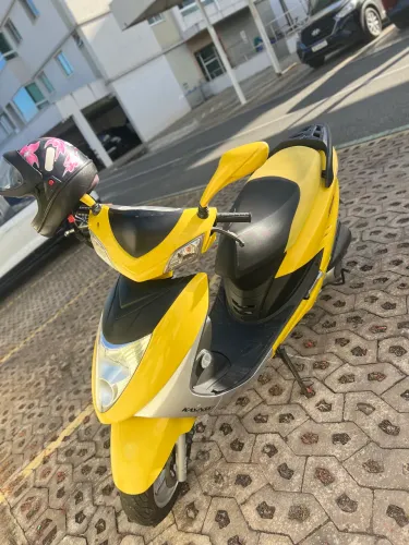 Vendo moto super valorizada e econômica , só estou vendendo porque preciso de um carro! 