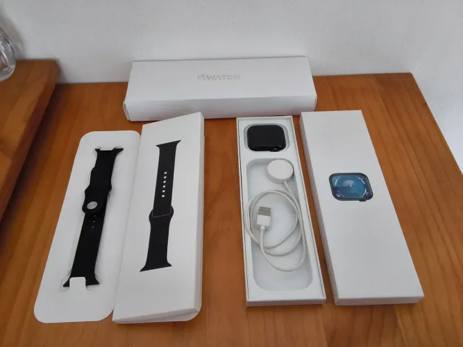 Smartwatch Preto - Completo na Caixa