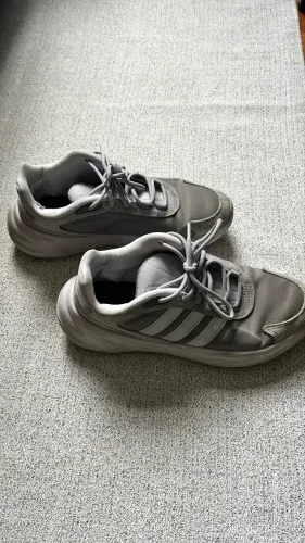 Tênis adidas original tamanho 39