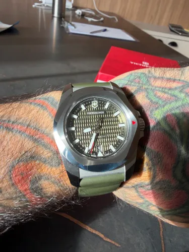 Relógio Victorinox 242017.1 automático 