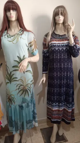 Mais de cem peças de roupas, pra bazar