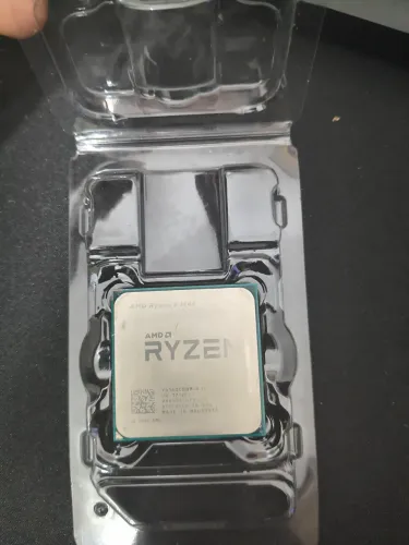 Processador Ryzen 5 1400 funcionando perfeitamente
