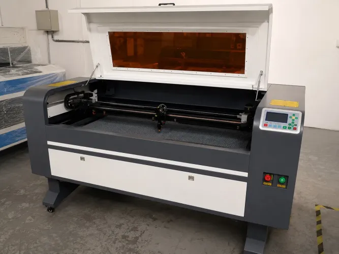 Máquina de Corte e Gravação a Laser CO? 1410 - Tubo EFR 130W Eixo Rotativo Incluso