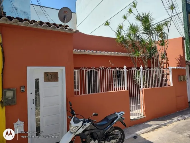 Casa linear venda 2qtos bairro cajueiros/centro Macaé Rj