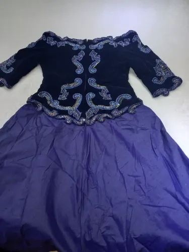 Vestido bordado mão