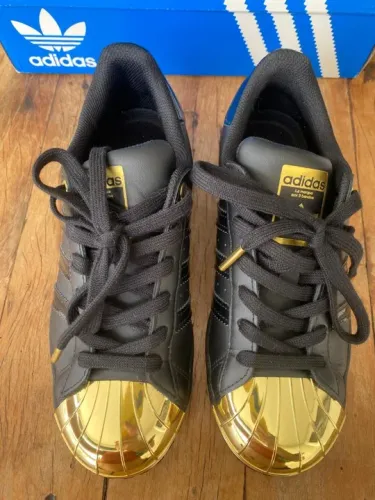 Tênis Adidas Superstar Metal toe em couro legítimo, edição limitada, tamanho 35 