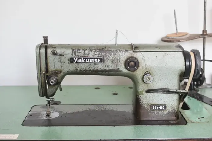 Máquina reta yakumo