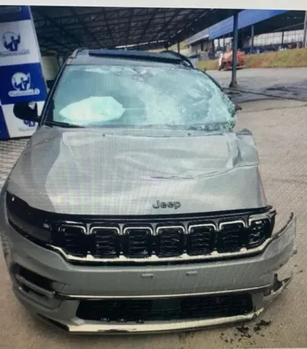Jeep comander 2024 para retirada de peças 
