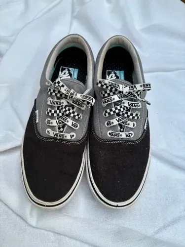 Vans Era