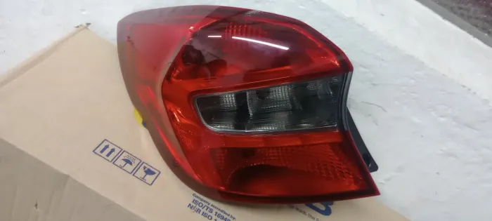 Lanterna Ka Hatch 2014/18 fumê original nova 