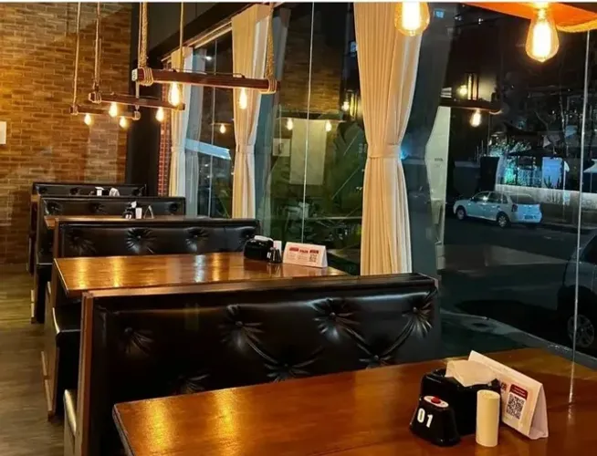 Tudo pra bares e restaurantes sorveterias lanchonetes MESAS e CADEIRAS