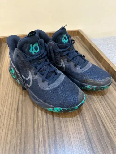 Tênis Nike seminovo