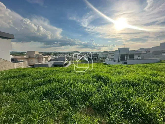 Terreno a venda no Condominio Lagos D Icarai Salto