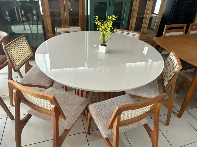 Conjunto de Mesa e Cadeiras para Jantar - Design Moderno 