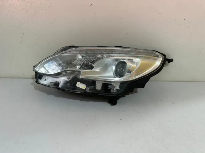 Farol esquerdo Peugeot 2008 2015/2016/2017/2018/2019/2020/2021/2022/2023/2024