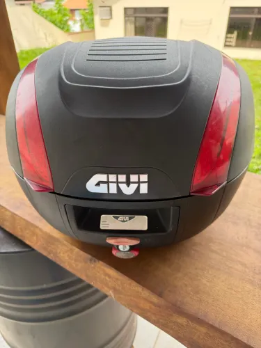 Baú Givi B33 Com Suporte 