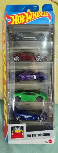 Vendo hotwheels pack 5 carrinhos, incluindo a ferrari sf90