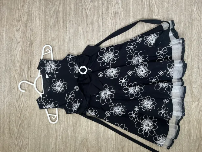 Vestido preto super delicado infantil, ótimo para o natal e casamentos