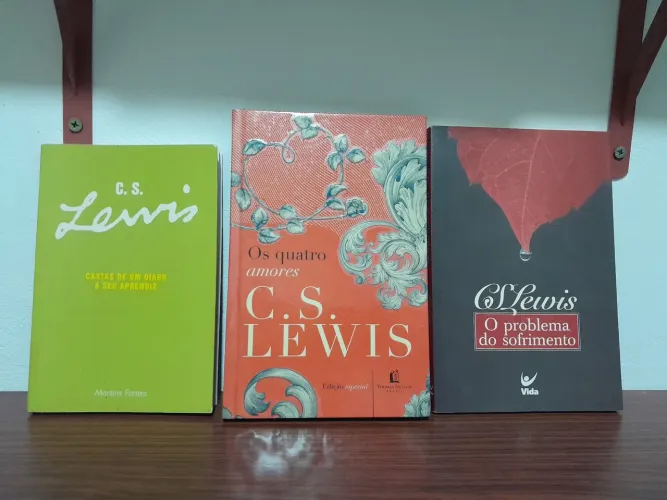 3 livros de C. S. Lewis
