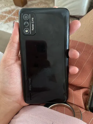 Celular positivo- em ótimo estado! 