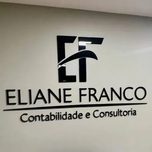 Letreiro de Parede em Acrílico Preto e Base PVC