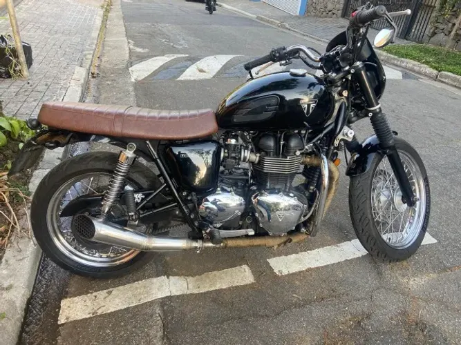 Triumph Bonneville T100 - Customizada