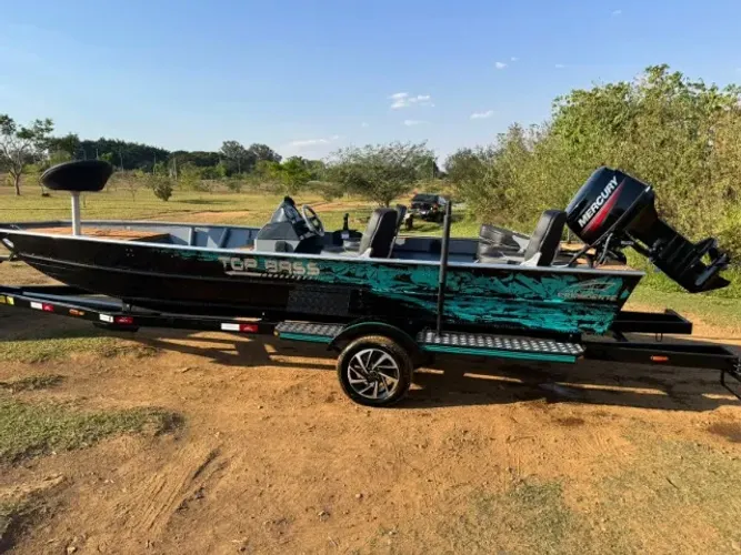 Barco Top Bass 550 Completo motor 50hp