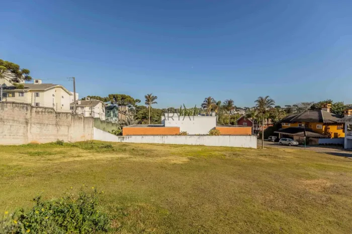 Terreno em condomínio à venda no Abranches ARYA1