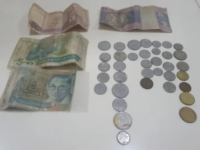 Moeda e cédulas antigas para colecionador