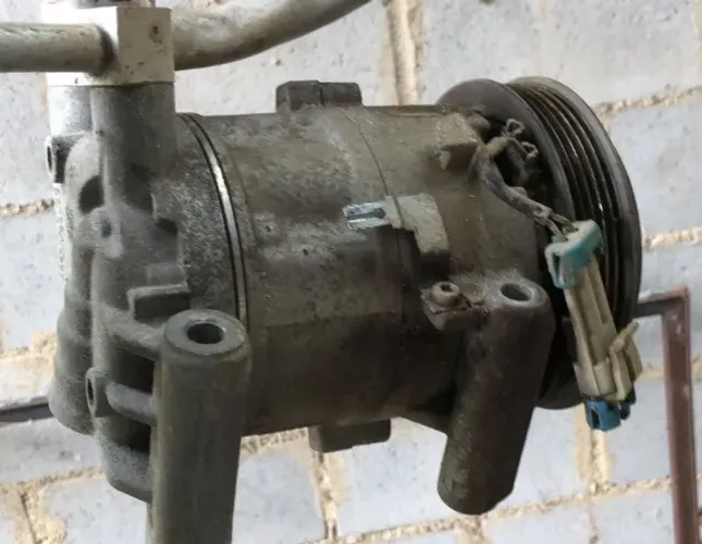 Compressor do ar condicionado do Fiat uno mobi palio gran siena 1.0 e 1.4