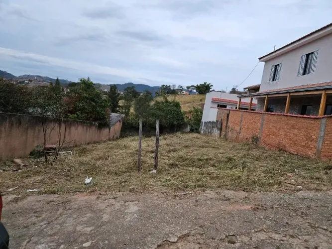 L233 - Lote numa excelente localização e bairro