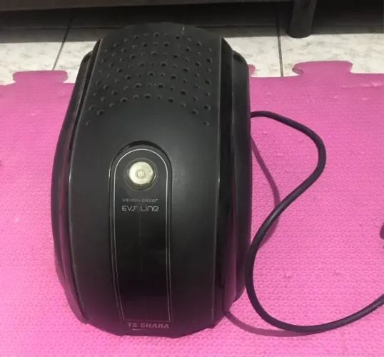 Estabilizador de voltagem 6 tomadas evs line