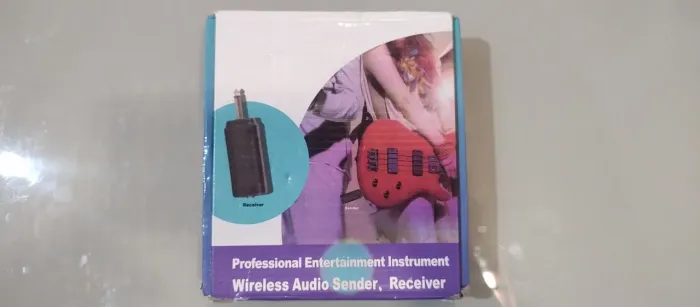 Transmissor e receptor sem fio para instrumentos musicais em geral