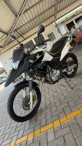 XRE 300 2015 Super conservada