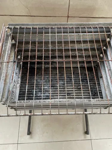 Churrasqueira excelente estado, resistente por apenas R$ 130,00