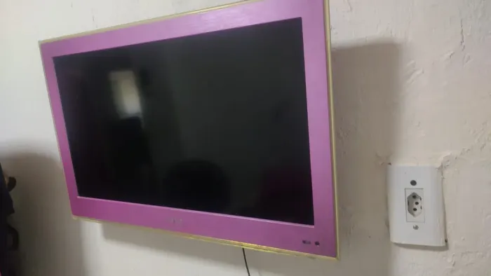 TV Rosa Philco 24 polegadas 