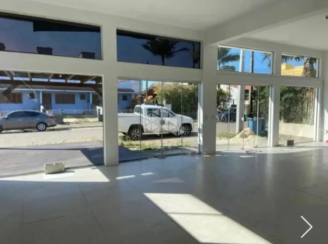 Sala Comercial com 360m² de Terreno em Garopaba/SC