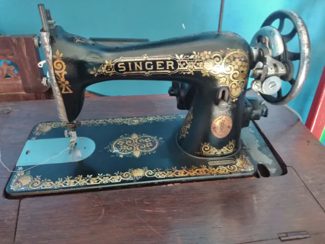 Máquina de Costura Singer Antiga 101 anos- Decoração Vintage