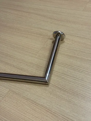Araras para roupas de parede em aço inox! 