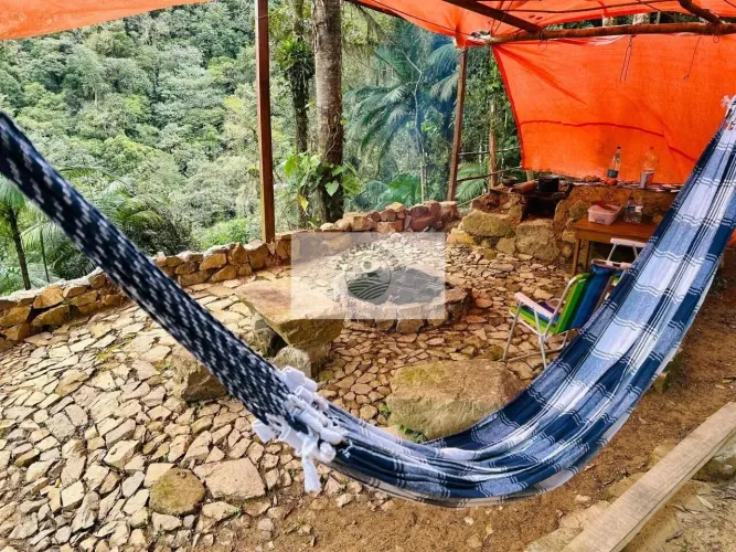 Terreno rural com 23.000 m2 no Quiriri, com rios e quedas da agua