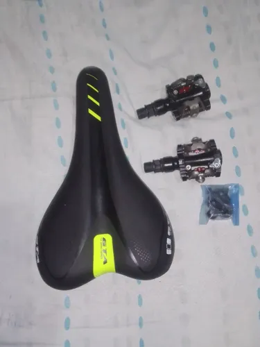 Pedal Clip Wellgo e Selim GTA Novos