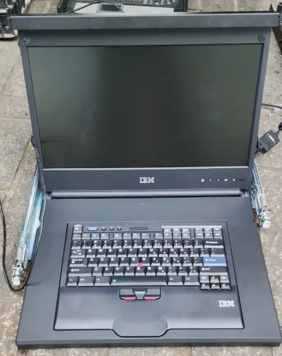IBM console pra rack