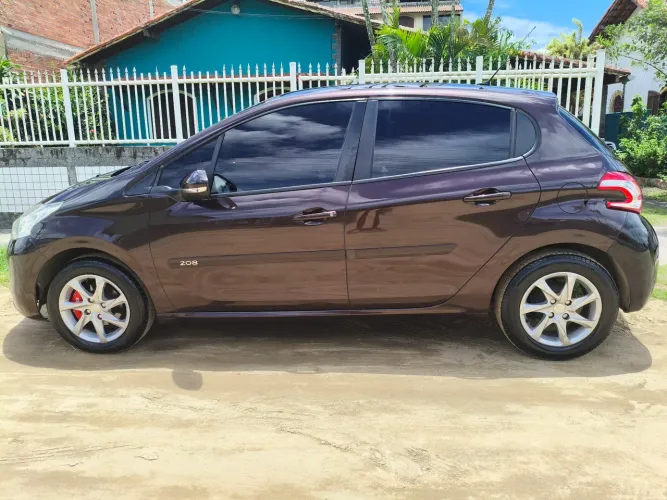 Peugeot 208 Allure 1.5 Flex 8V 5P 2015