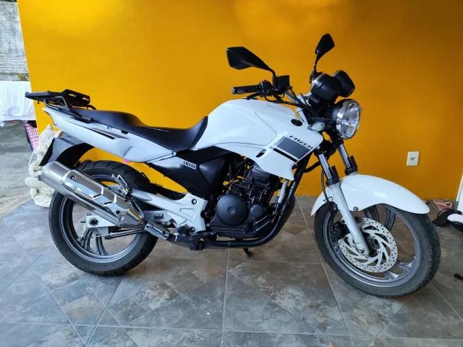 Yamaha Fazer 250 2008 - Excelente Estado | Pneus Novos, Relação Nova, Baú e Revisada