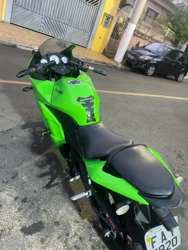 Vende-se Kawasaki ninja 250R 2011 $14.000$
