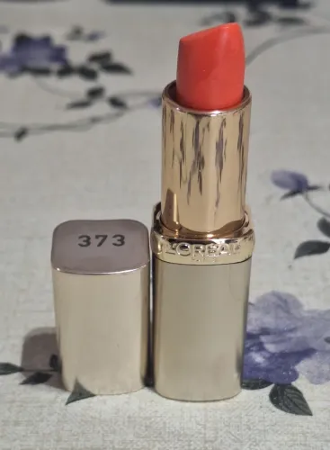 Batom L'Oréal color riche 373