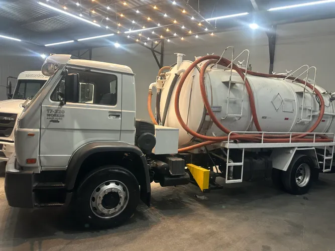 Vw 17-220 tanque limpa fossa combinado